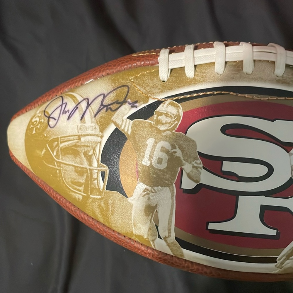 Collectibles football signed from Joe Montana